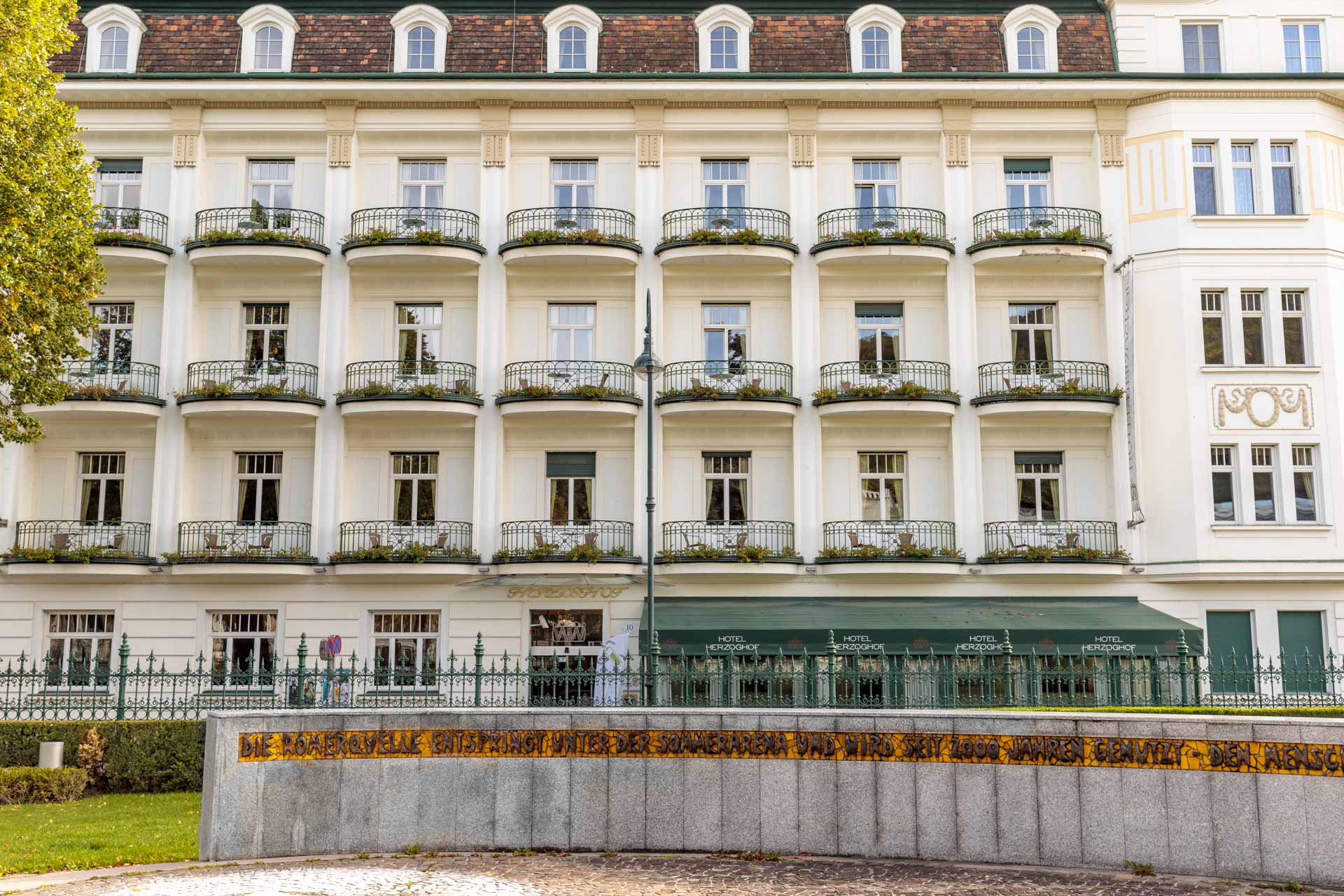 Fassade des Hotel Herzoghof am Kaiser-Franz-Ring